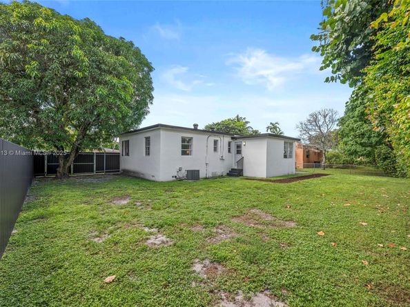 1063 NW 145th St, Miami FL 33168