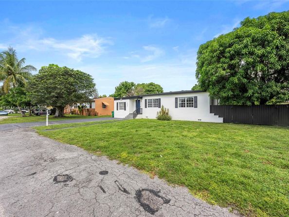 1063 NW 145th St, Miami FL 33168