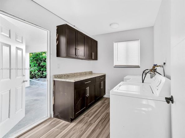 1520 NE 14th Ter, Fort Lauderdale FL 33304