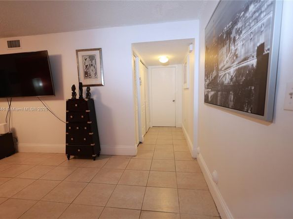 269 NW 7th St 117, Miami FL 33136