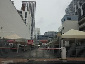 269 NW 7th St 117, Miami FL 33136