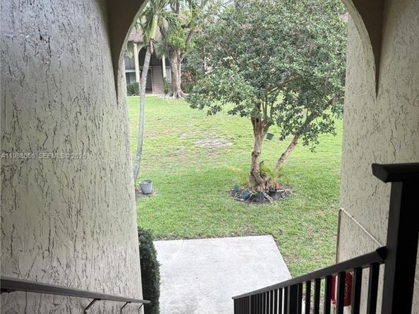 721 Sunny Pine Way C2, Green Acres FL 33415