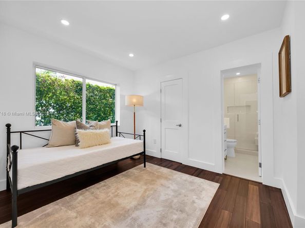 840 Algeria Ave, Coral Gables FL 33134