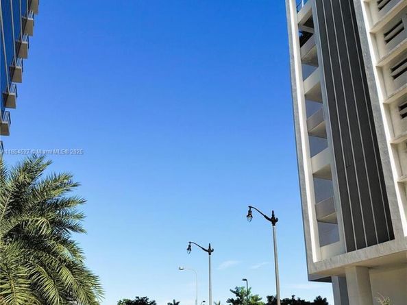 1040 Biscayne Blvd 3508, Miami FL 33132