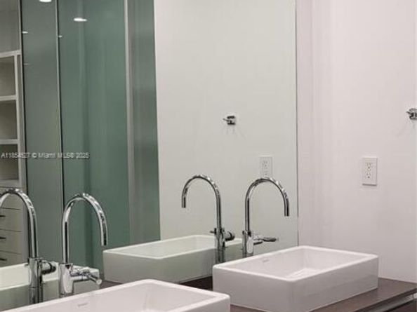 1040 Biscayne Blvd 3508, Miami FL 33132