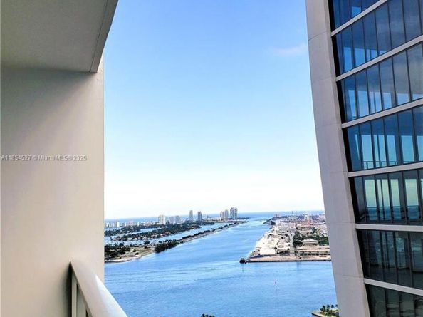 1040 Biscayne Blvd 3508, Miami FL 33132