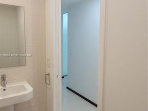 1040 Biscayne Blvd 3508, Miami FL 33132