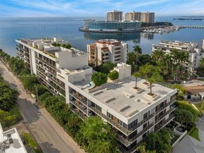 3581 E Glencoe St 302, Miami FL 33133