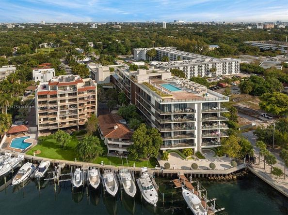3581 E Glencoe St 302, Miami FL 33133