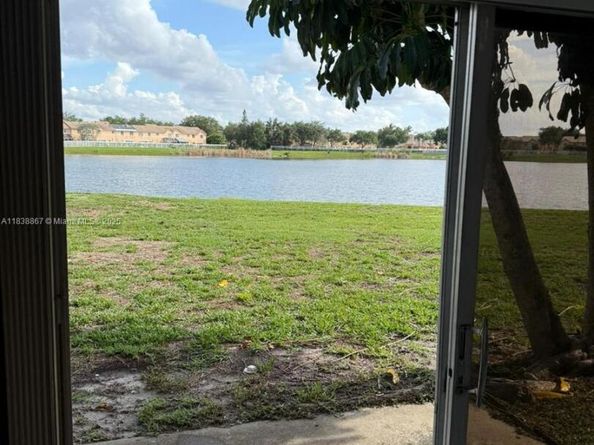 8560 N Sherman Cir 105, Miramar FL 33025