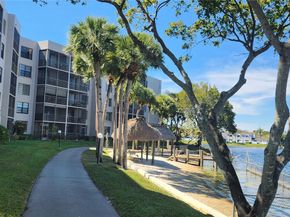 1100 Colony Point Cir 316, Pembroke Pines FL 33026