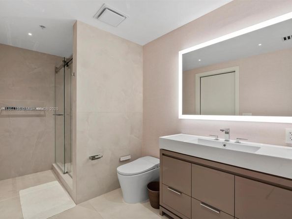 3501 N Ocean Dr V5, Hollywood FL 33019