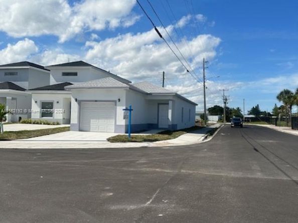 401 NW 12th Ave, Boynton Beach FL 33435