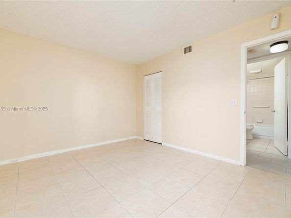 13000 SW 15th Ct 206U, Pembroke Pines FL 33027