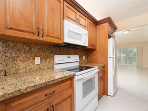 13000 SW 15th Ct 206U, Pembroke Pines FL 33027