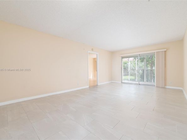 13000 SW 15th Ct 206U, Pembroke Pines FL 33027