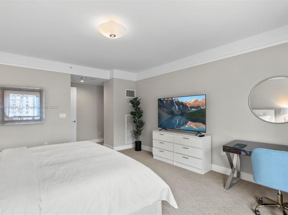 1435 Brickell Ave 3212, Miami FL 33131