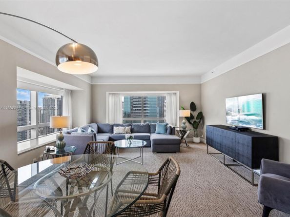 1435 Brickell Ave 3212, Miami FL 33131