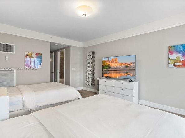 1435 Brickell Ave 3212, Miami FL 33131