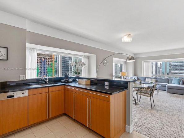 1435 Brickell Ave 3212, Miami FL 33131