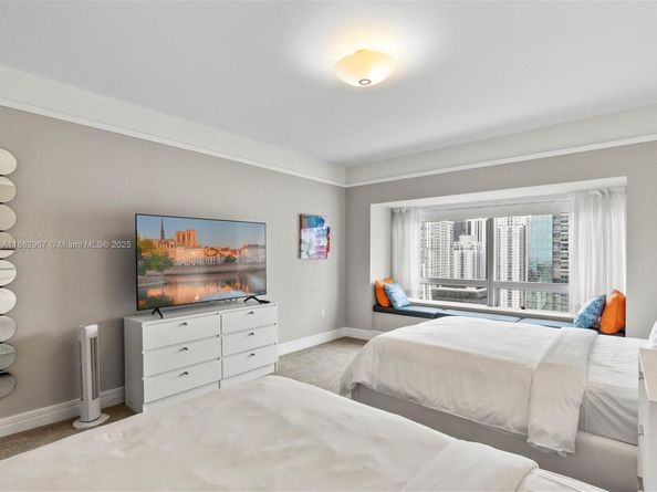 1435 Brickell Ave 3212, Miami FL 33131