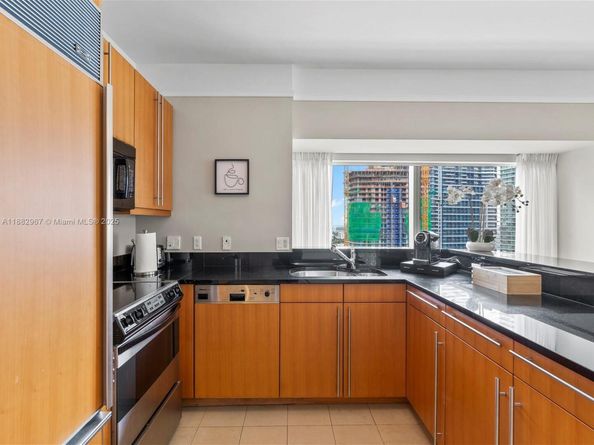 1435 Brickell Ave 3212, Miami FL 33131