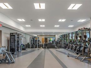 88 SW 7th St 2305, Miami FL 33130