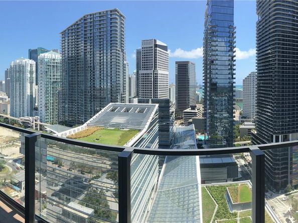 88 SW 7th St 2305, Miami FL 33130