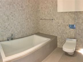 88 SW 7th St 2305, Miami FL 33130