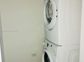 88 SW 7th St 2305, Miami FL 33130