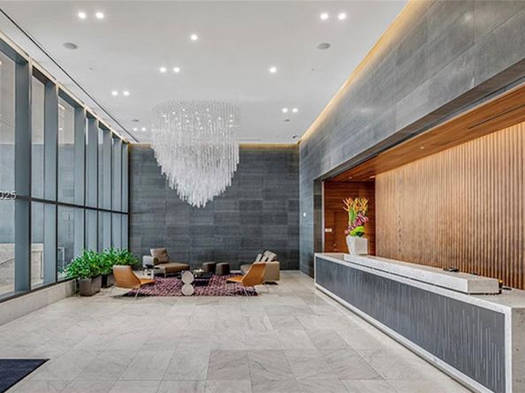 88 SW 7th St 2305, Miami FL 33130