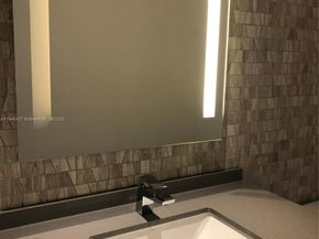 88 SW 7th St 2305, Miami FL 33130