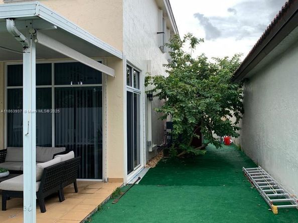862 NW 132nd Ct, Miami FL 33182