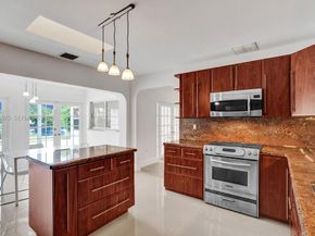 19710 NE 23rd Ave, Miami FL 33180