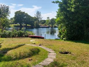 19710 NE 23rd Ave, Miami FL 33180