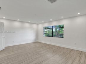 19710 NE 23rd Ave, Miami FL 33180