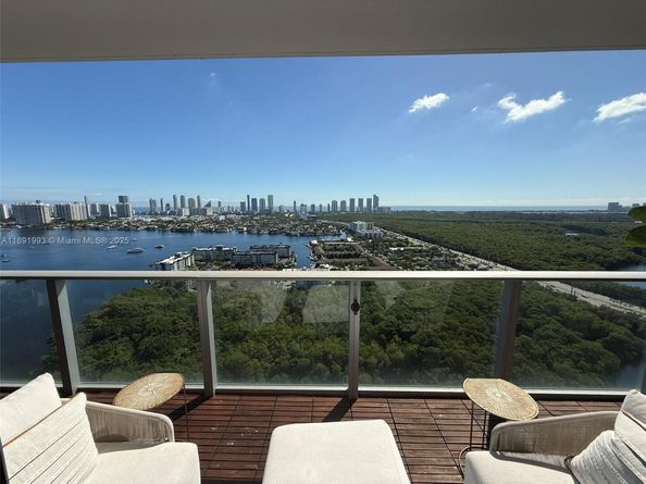 16385 Biscayne Blvd 3018, North Miami Beach FL 33160
