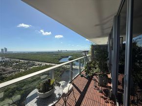 16385 Biscayne Blvd 3018, North Miami Beach FL 33160