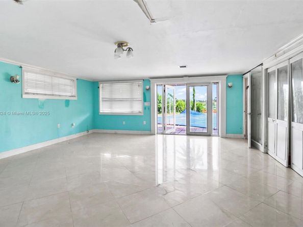 4399 SW 89th Ave, Miami FL 33165