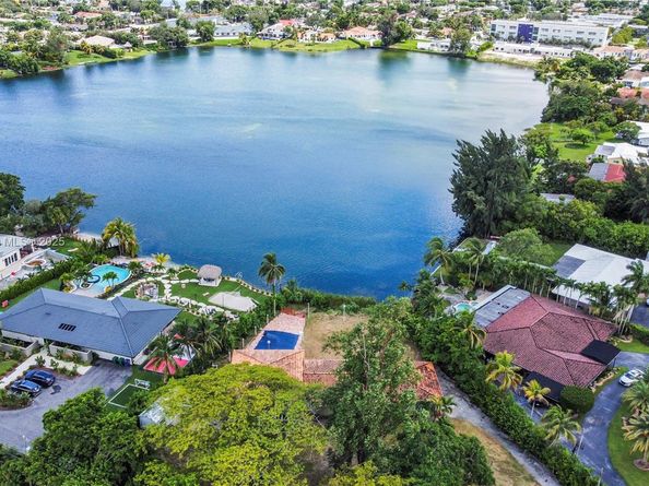 4399 SW 89th Ave, Miami FL 33165