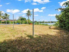 4399 SW 89th Ave, Miami FL 33165