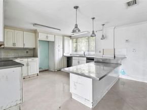 4399 SW 89th Ave, Miami FL 33165