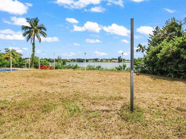 4399 SW 89th Ave, Miami FL 33165