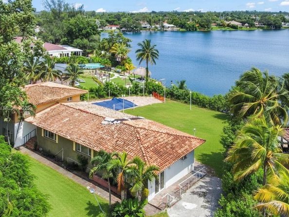 4399 SW 89th Ave, Miami FL 33165