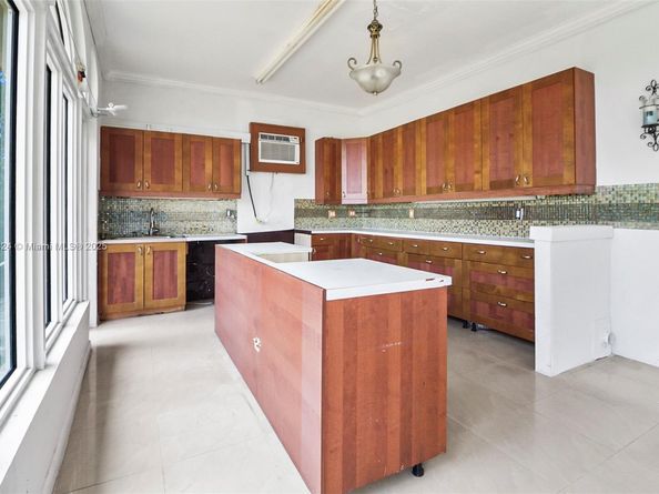 4399 SW 89th Ave, Miami FL 33165