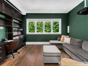 2500 Regatta Ave, Miami Beach FL 33140