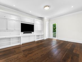 2500 Regatta Ave, Miami Beach FL 33140