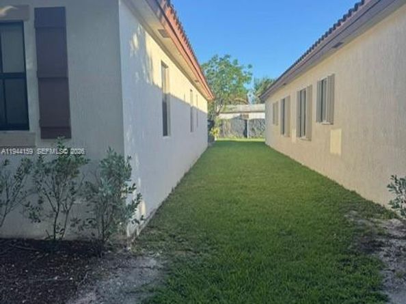 15400 SW 176th Ln, Miami FL 33187