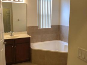 15400 SW 176th Ln, Miami FL 33187