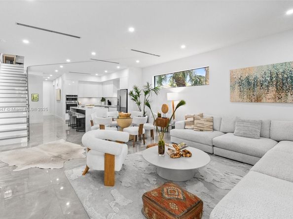 325 SW 16th St B, Fort Lauderdale FL 33315